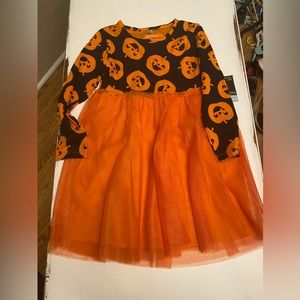 Pumkin dress 5t with tags Halloween